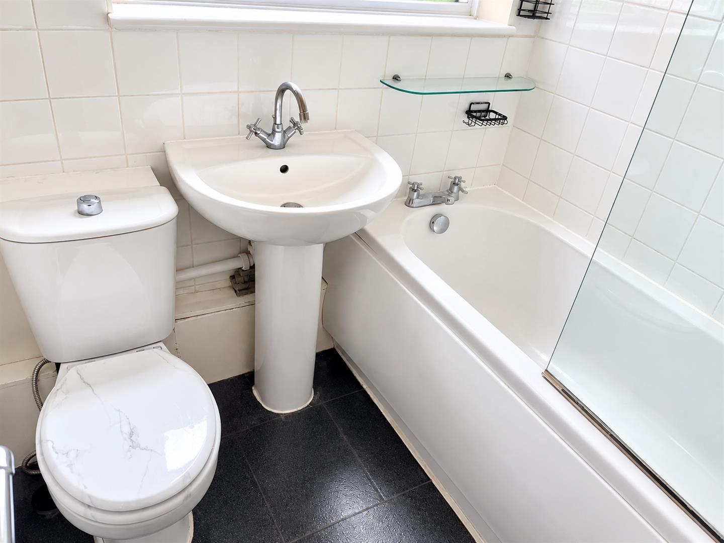 Bathroom 2.png